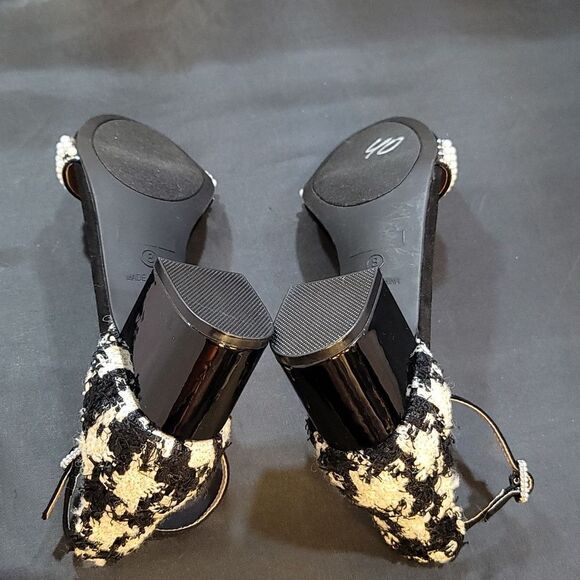 BRAND NEW BETSY JOHNSON LOW BLOCK-HEEL SANDAL - Picture 13 of 14